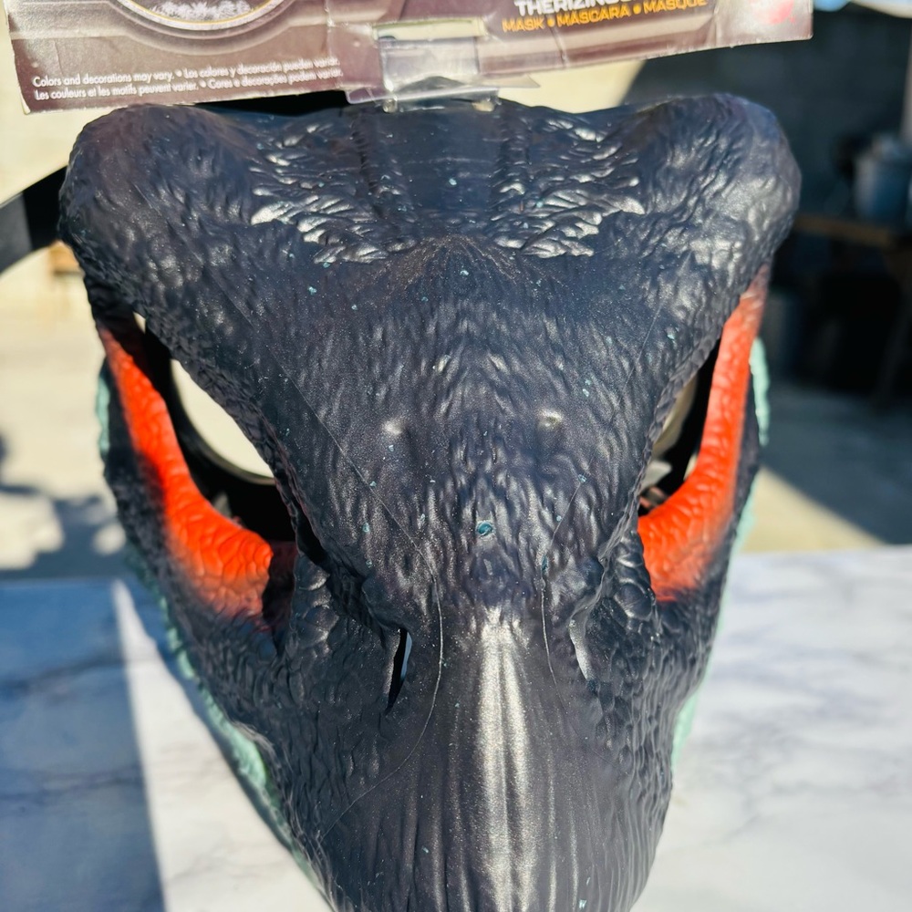 Jurassic World Dominion Therizinosaurus Dinosaur Mask